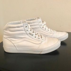 VANS: SK8-Hi (Gently Used) OFFERS WELCOME ✨